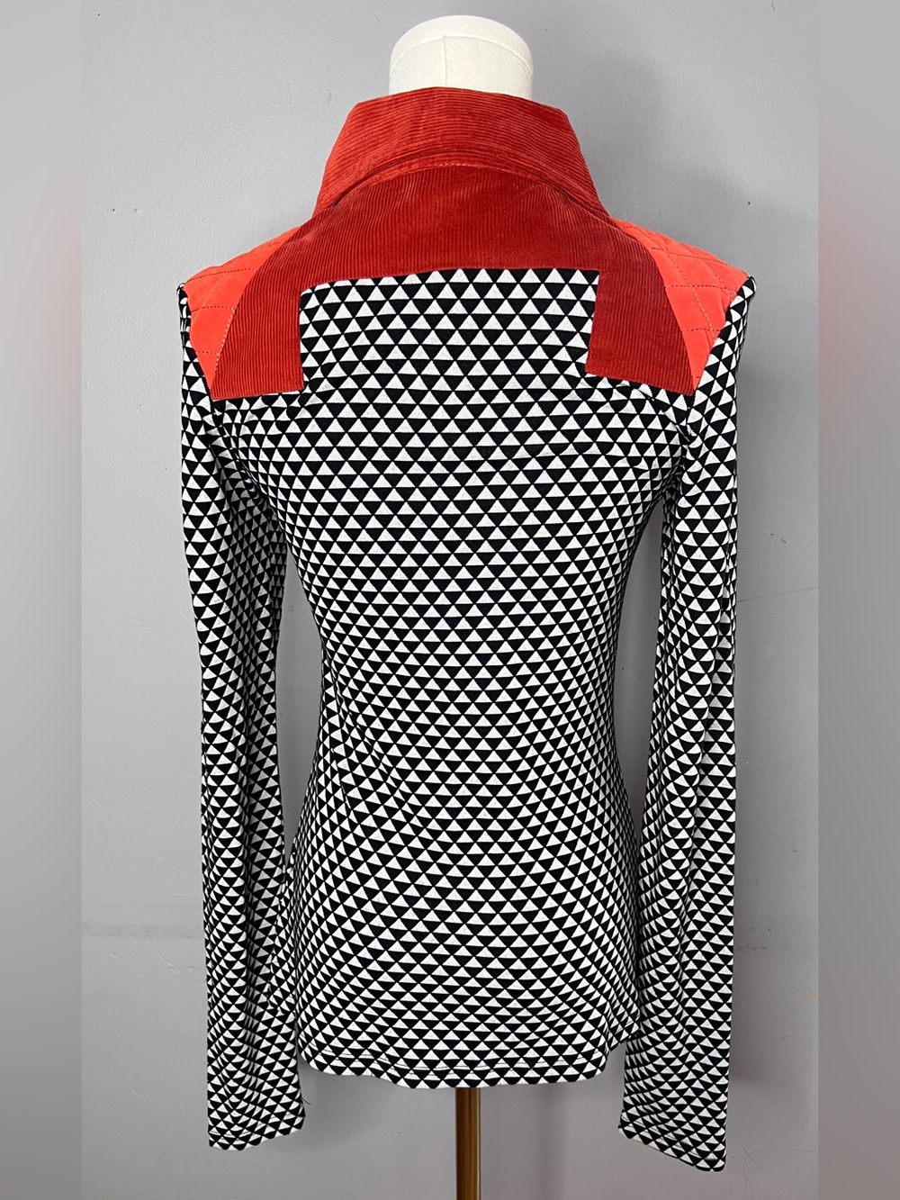 Nuvula Black & White Geometric Long-Sleeve Top with Orange Corduroy Collar - Picture 2 of 14